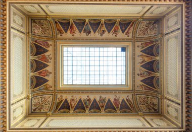 BÜYÜK, AÇIK. ELTE Merkez Üniversitesi Kütüphanesi. Eotvos Lorand Üniversitesi (ELTE) Macaristan 'ın en büyük ve en eski üniversitesidir..