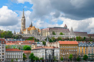 Matthias Kilisesi, Budapeşte, Macaristan, buda'nın kale bölgesinde adlı balıkçının Kalesi önünde bulunan kilise.
