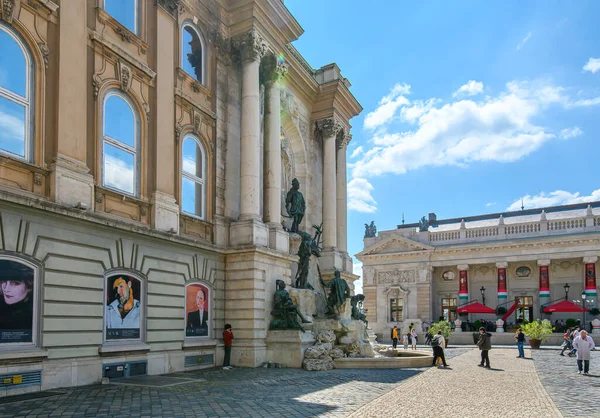 Budapest Hungaria Air Mancur Raja Matthias Istana Buda Istana Kerajaan — Stok Foto