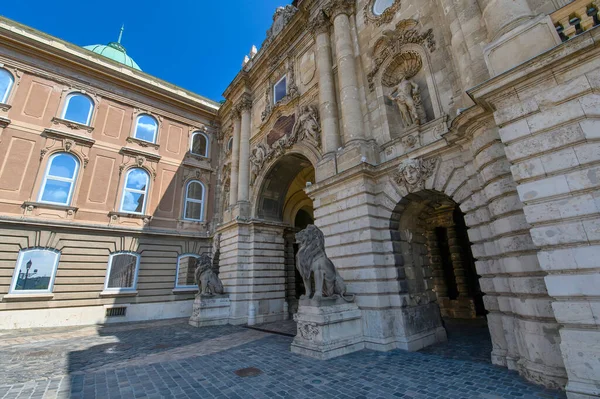 Lion Courtyard Gate Buda Castle Royal Palace Hungarian National Gallery — Foto Stock