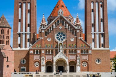 Macaristan 'ın Szeged kentindeki Macar Meryem Ana' nın Adak Kilisesi ve Katedrali.