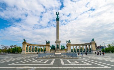 Budapeşte, Macaristan. Kahramanlar Meydanı 'ndaki Milenyum Anıtı
