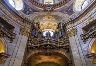 Viyana, Avusturya. Peterskirche ya da St. Peter Kilisesi 'nin içinde. Petersplatz 'daki Barok Katolik Kilisesi. 
