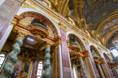 Viyana, Avusturya. Cizvit Kilisesi (Jesuitenkirche), Wien 'deki Ignaz Seipel Platz' da bulunan Üniversite Kilisesi (Universittskirche) olarak da bilinir.