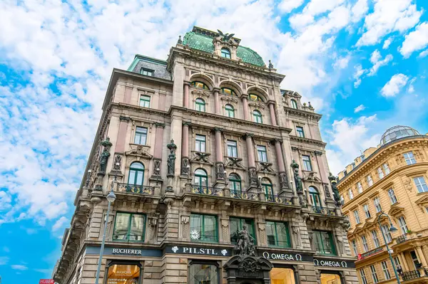 Wien Itävalta Stock Eisen Kaunis Vanha Barokkitalo Joka Sijaitsee Stefansplatzissa — kuvapankkivalokuva