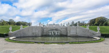 Yukarı Belvedere Sarayı ve Viyana, Avusturya 'daki çeşme.