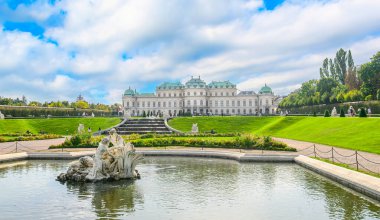 Viyana, Avusturya. Yukarı Belvedere Sarayı ve Çeşmesi
