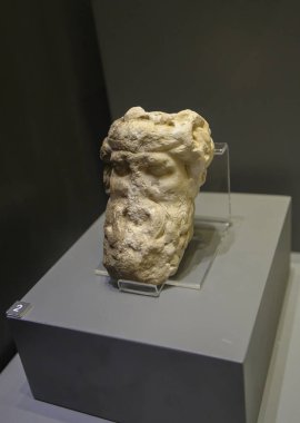 Aydın, Türkiye. Aydın Arkeoloji Müzesi. Müzede Helenistik, Roma, Bizans, Seljuk ve Osmanlı dönemlerinden heykeller, mezarlar, sütunlar ve taş oymalar yer alıyor.