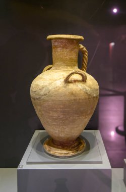 Aydın, Türkiye. Aydın Arkeoloji Müzesi. Müzede Helenistik, Roma, Bizans, Seljuk ve Osmanlı dönemlerinden heykeller, mezarlar, sütunlar ve taş oymalar yer alıyor.