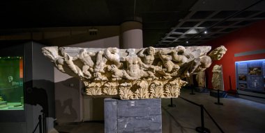 Aydın, Türkiye. Aydın Arkeoloji Müzesi. Müzede Helenistik, Roma, Bizans, Seljuk ve Osmanlı dönemlerinden heykeller, mezarlar, sütunlar ve taş oymalar yer alıyor.