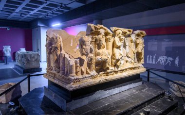 Aydın, Türkiye. Aydın Arkeoloji Müzesi. Müzede Helenistik, Roma, Bizans, Seljuk ve Osmanlı dönemlerinden heykeller, mezarlar, sütunlar ve taş oymalar yer alıyor.