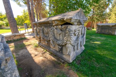 Antik Roma ve Yunan lahiti, Türkiye 'deki antik Afrodizyak kentinin kazıları sırasında ortaya çıkarıldı. Şehir tanrıça Afrodit 'e adanmıştı..
