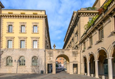 Bergamo, İtalya. Piacentinian Center veya Centro Piacentiniano, şehir merkezindeki bir şehir mimari kompleksi.