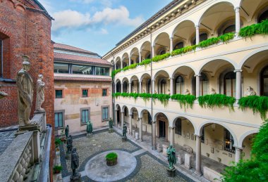 Milan, İtalya. Biblioteca ve Pinacoteca Ambrosiana ya da Ambrosian Kütüphane ve Sanat Galerisi