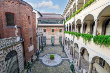 Milan, İtalya. Biblioteca ve Pinacoteca Ambrosiana ya da Ambrosian Kütüphane ve Sanat Galerisi