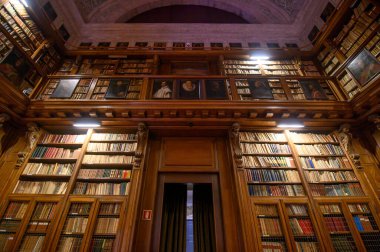 Milan, İtalya. Biblioteca ve Pinacoteca Ambrosiana ya da Ambrosian Kütüphane ve Sanat Galerisi