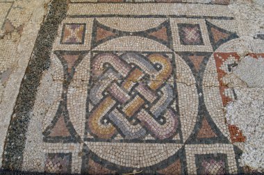 Türkiye 'de Antik Sardes (Sardis). Lydia ili, Helenistik ve Bizans kültürünün merkezi. Şimdi bir arkeolojik alan.