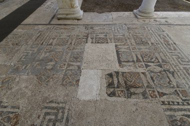 Türkiye 'de Antik Sardes (Sardis). Lydia ili, Helenistik ve Bizans kültürünün merkezi. Şimdi bir arkeolojik alan.