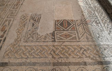 Türkiye 'de Antik Sardes (Sardis). Lydia ili, Helenistik ve Bizans kültürünün merkezi. Şimdi bir arkeolojik alan.