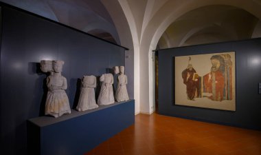 Brescia, İtalya. Santa Giulia Müzesi, Unesco Dünya Mirası. Roma döneminden kalma eserler, heykeller ve heykeller.. 