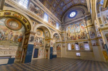 Brescia, İtalya. Santa Giulia Müzesi, Unesco Dünya Mirası. San Salvatore Bazilikası ve Rahibeler Korosu 'nun iç kısımları.