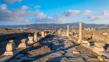 Denizli 'deki Lycus üzerindeki Laodicea antik kentinin kalıntıları