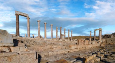 Denizli ilinin Trablusgarp ilçesinin kalıntıları