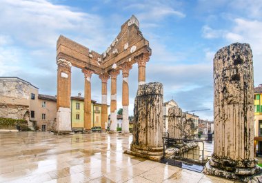İtalya 'nın Brescia kentindeki Capitolium Roma Tapınağı' nın (Tempio Capitolino) antik kalıntıları