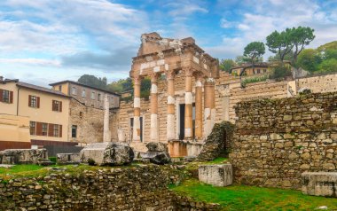 İtalya 'nın Brescia kentindeki Capitolium Roma Tapınağı' nın (Tempio Capitolino) antik kalıntıları