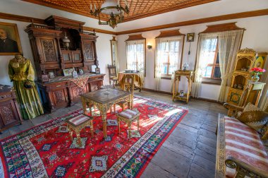Tryavna, Bulgaristan. Raykov 'ların evinin içi. Geleneksel Bulgar evi 19. yüzyılın iç mimarisi