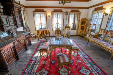 Tryavna, Bulgaristan. Raykov 'ların evinin içi. Geleneksel Bulgar evi 19. yüzyılın iç mimarisi