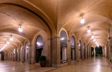 Bergamo, İtalya. Piacentinian Center veya Centro Piacentiniano, şehir merkezindeki bir şehir mimari kompleksi.