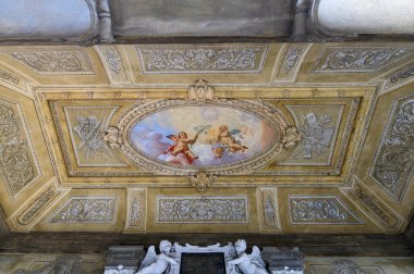 Bergamo, İtalya. Madonna Del Giglio Kilisesi 'nin girişindeki tavan.