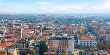 İtalya 'nın Bergamo kentinin güzel panoramik manzarası