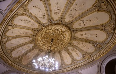 Catania, İtalya 'daki Massimo Bellini Tiyatrosu' nun lobisi.