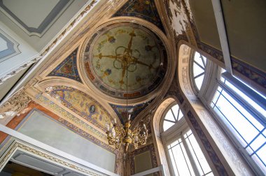 Catania, İtalya 'daki Massimo Bellini Tiyatrosu' nun lobisi.