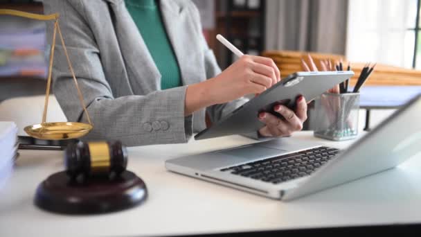 Justice Law Concept Female Judge Courtroom Gavel Working Digital Tablet — Stock video