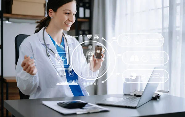 Health Care Business Graph Data Growth Medical Examination Doctor Analyzing — Stock Photo, Image