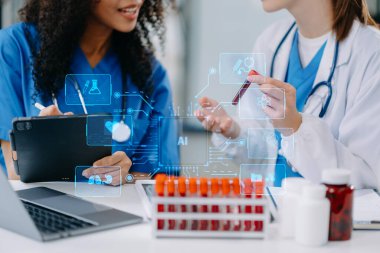 Tıbbi teknoloji, doktor yapay zekayı teşhis için kullanıyor ve kan testlerinin doğruluğu artıyor..
