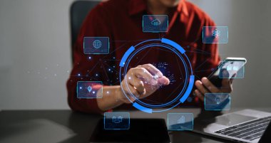 Dijital cihazda sohbet robotu kullanan bir iş adamı, Yapay Zeka ile akıllı istihbarat Ai.Chat, Açık Yapay Zeka tarafından geliştirildi. Gelecekçi teknoloji, çevrimiçi sistemde robot