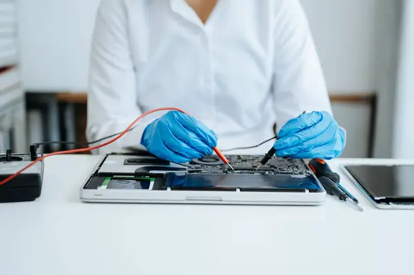 Electronics Technician Engineering Electronic Repair Electronics Measuring Testing Repair Maintenance — Stock Photo, Image