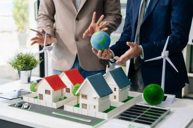 İş adamları teknoloji ve ticaret ağı sıfır ve karbon nötr konsepti üzerinde çalışmayı planlıyorlar. NET Sıfır simgeleri ve sembolleri eko dünyasını kurtarır ve kirliliği azaltır. yeşil enerji