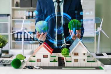 Geri dönüşüm planlayan ve tartışan işadamları toplantı odasında azalıyor. Yeşil iş şirketi ve Güneş Enerjisi Çevre Kenti Kavramı