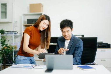 İş dünyasından profesyoneller strateji, yenilik ve akıllı şehir gelişimi konusunda işbirliği yaparlar