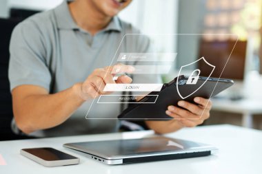 Siber güvenlik kavramı, giriş, kullanıcı, tanımlama bilgi güvenliği ve şifreleme, akıllı telefon ve tablet kullanarak kullanıcının kişisel bilgi adamına güvenli erişim