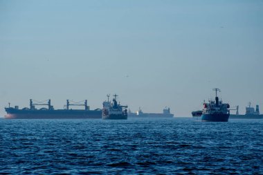 Gemi sabah Boğaz 'dan geçecek.