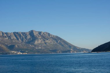 Karadağ 'ın dağları, denizi ve gökyüzü