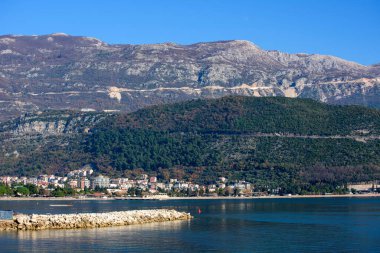 Karadağ 'ın dağları, denizi ve gökyüzü