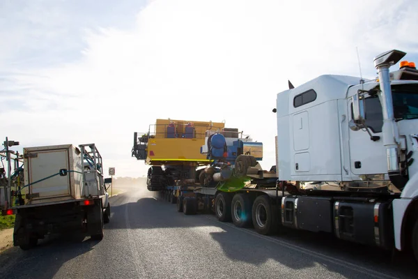Transport of Oversize Heavy Machinery
