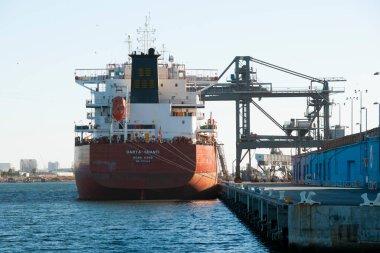 Port Adelaide, Avustralya - 3 Mayıs 2022: Toplu Taşıyıcı gemisi Darya Shanti limana yanaştı